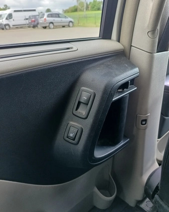 Chrysler Town &amp; Country cena 44900 przebieg: 206000, rok produkcji 2012 z Bardo małe 172